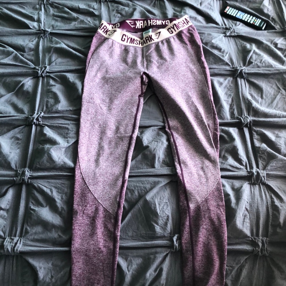 gymshark leggings in maroon